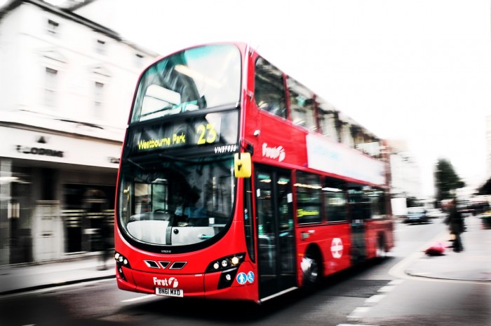 Das Wahrzeichen auf Londons Straßen bekommt Elektroantrieb