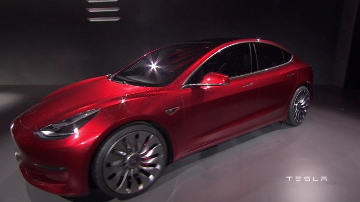 Tesla 3: Dieses Elektroauto schafft endlich Langstrecken