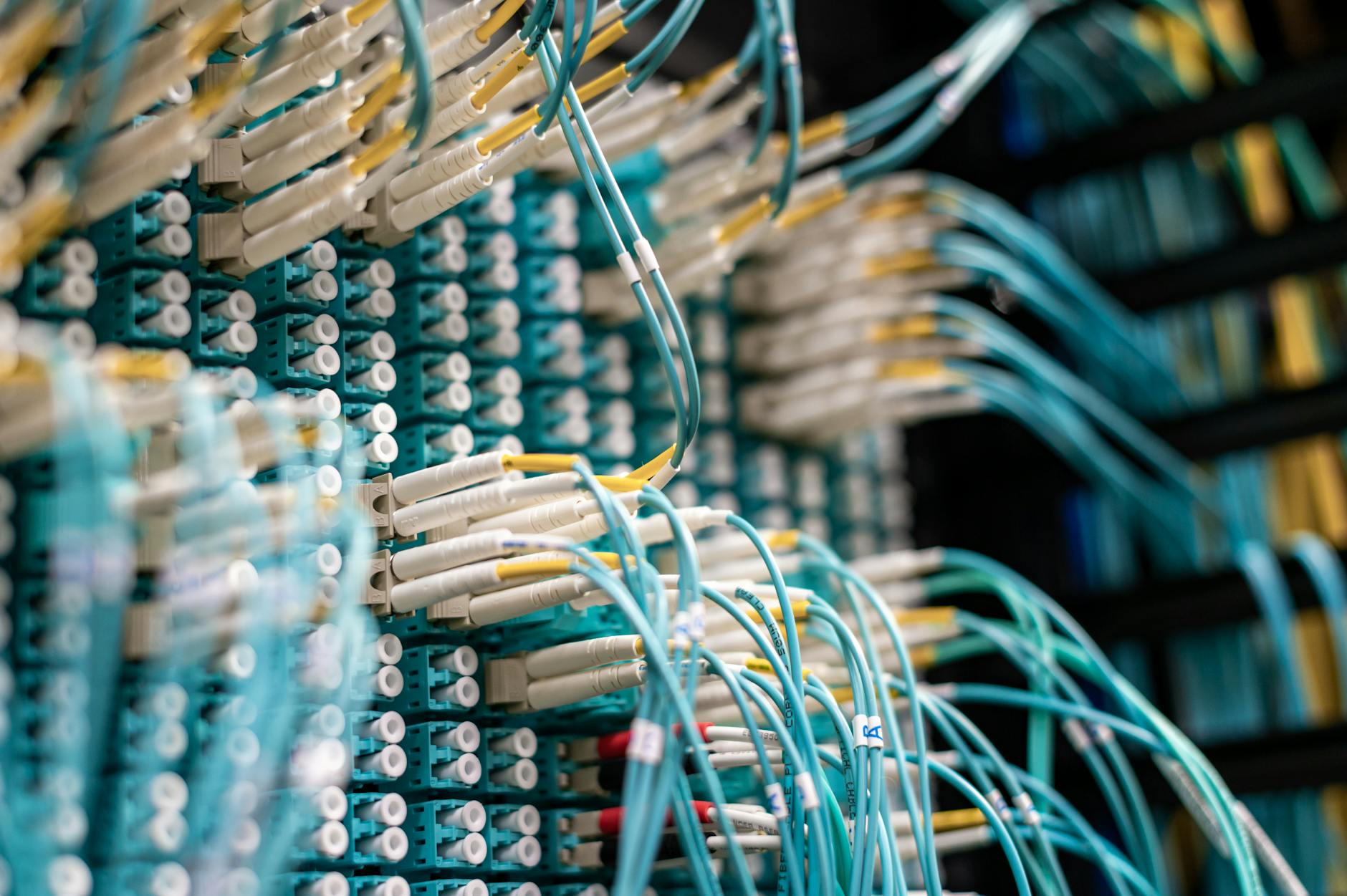 Cloud-Native Networking: Design VPCs & Meshes Easily