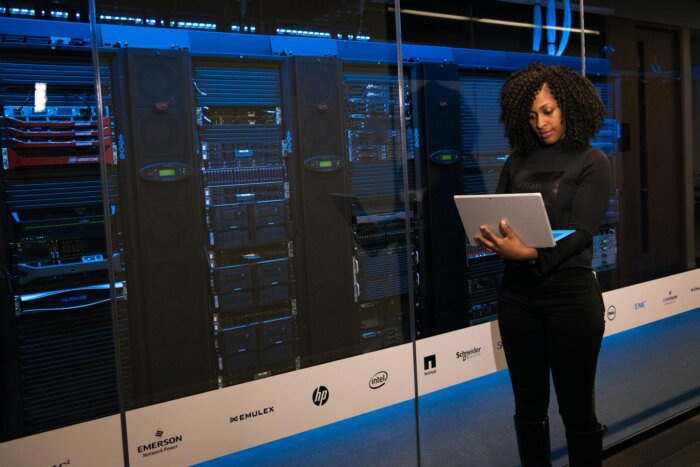 Data Mesh in Practice: Decentralized Data Architecture for Cloud-Native Enterprises