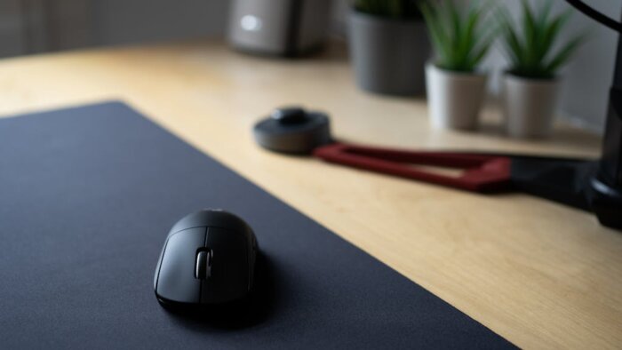 Logitech MX Master 4 vs. Apple Magic Mouse: Periféricos avanzados